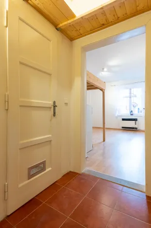 Pronájem bytu 1+kk, Praha - Žižkov, Sudoměřská, 28 m2