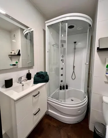 Pronájem bytu 2+kk, Karlovy Vary, Charkovská, 48 m2