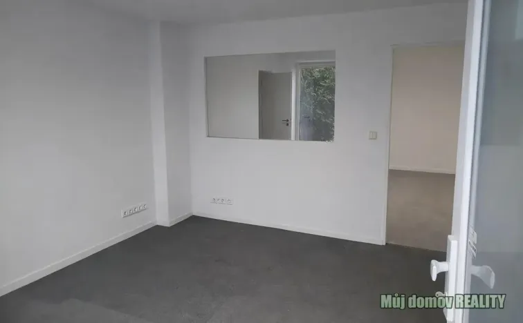 Pronájem výrobních prostor, Praha - Hostivař, Štěrboholská, 1000 m2