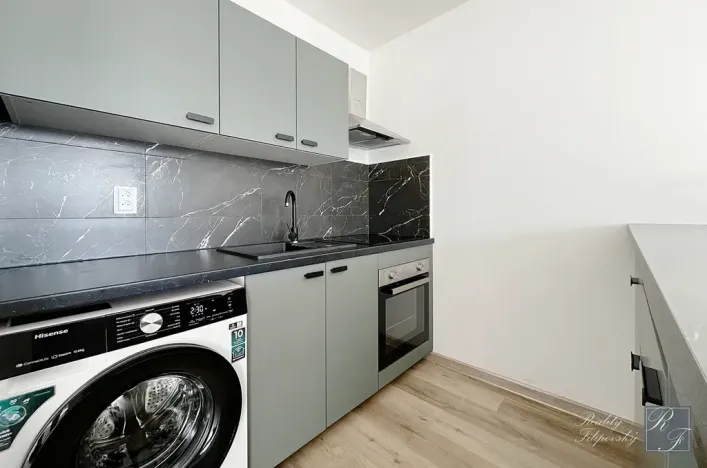 Pronájem bytu 1+kk, Chlumec, Stradovská, 32 m2