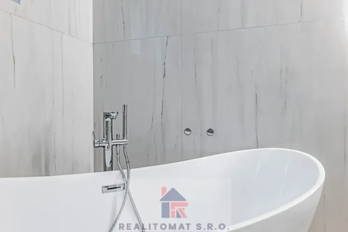 Pronájem bytu 4+kk, Praha - Komořany, Pod lesem, 127 m2