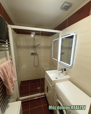 Pronájem bytu 2+kk, Praha - Kobylisy, Frýdlantská, 43 m2