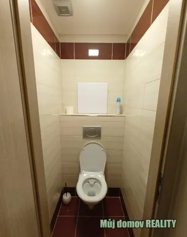 Pronájem bytu 2+kk, Praha - Kobylisy, Frýdlantská, 43 m2