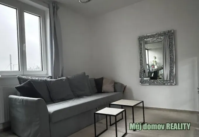 Pronájem bytu 1+kk, Praha - Hloubětín, Poděbradská, 46 m2