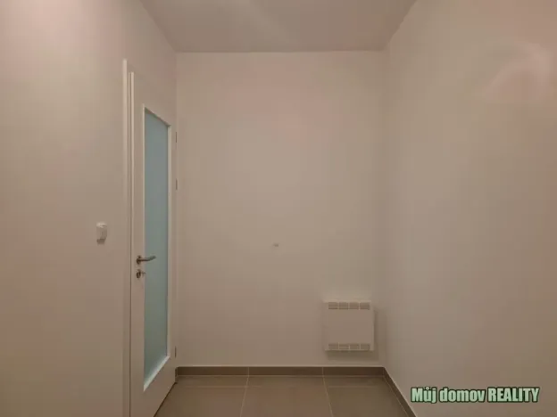 Pronájem bytu 1+kk, Praha - Dolní Měcholupy, Honzíkova, 41 m2