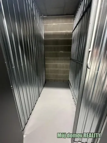 Pronájem bytu 1+kk, Praha - Dolní Měcholupy, Honzíkova, 41 m2