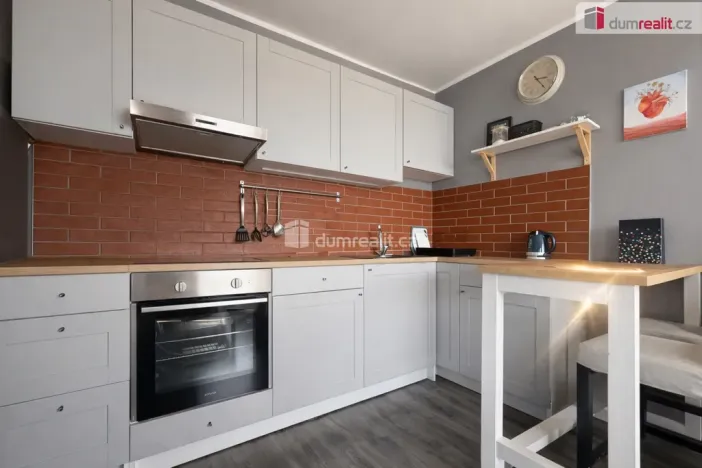 Pronájem bytu 1+kk, Ústí nad Labem - Všebořice, Spartakiádní, 32 m2