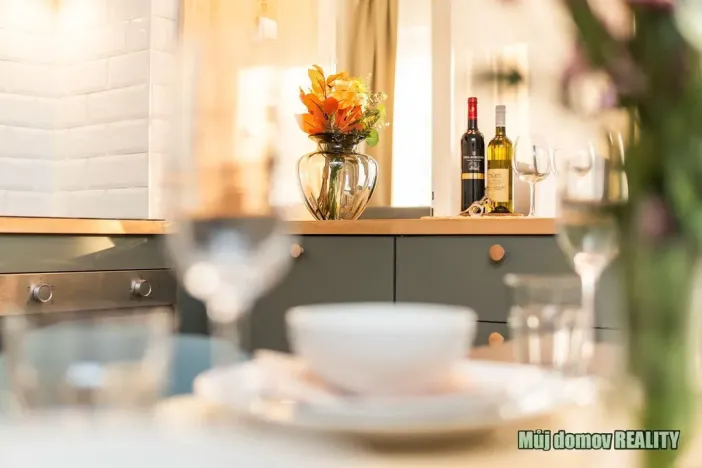 Pronájem bytu 2+kk, Praha - Vysočany, Kolbenova, 60 m2