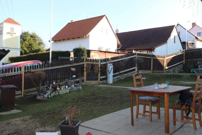 Prodej rodinného domu, Lužany - Dlouhá Louka, 150 m2