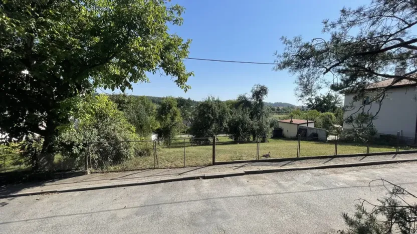 Prodej pozemku pro bydlení, Týnec nad Sázavou - Podělusy, 813 m2