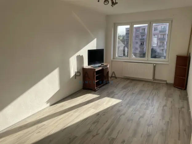Pronájem bytu 2+1, Hrádek - Nová Huť, 1. máje, 56 m2