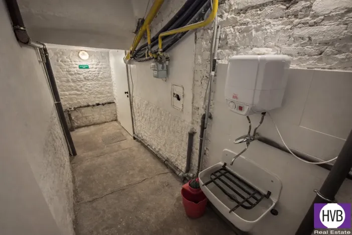 Pronájem skladu, Praha, Školská, 11 m2