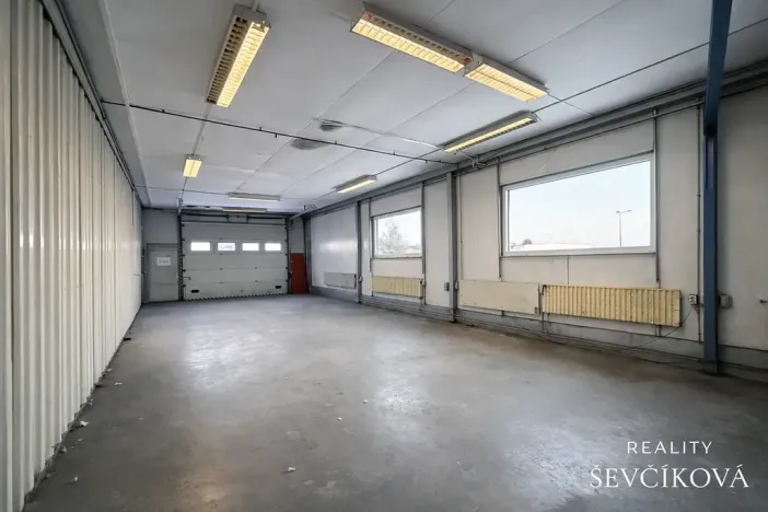 Pronájem skladu, Hradec Králové, Vlčkovická, 100 m2