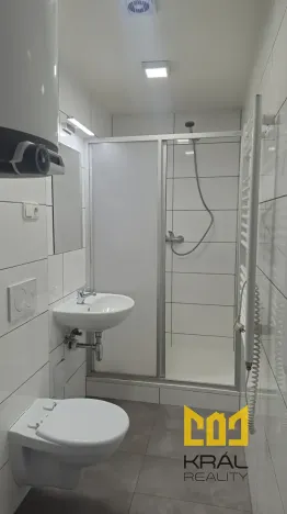 Pronájem bytu 2+kk, Praha - Smíchov, Nádražní, 35 m2