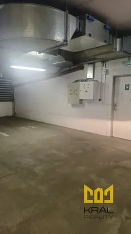 Pronájem garážového stání, Praha - Záběhlice, Záběhlická, 12 m2