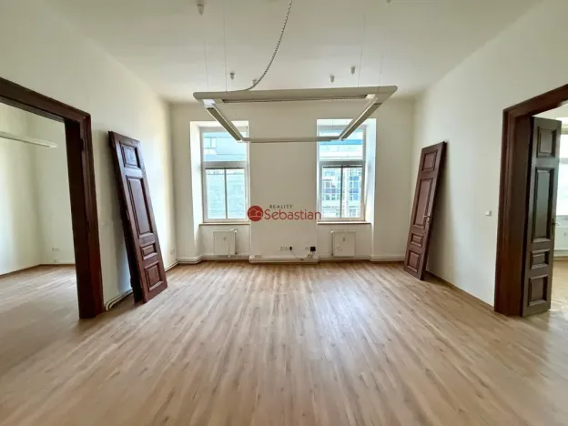 Pronájem kanceláře, Pardubice - Zelené Předměstí, třída Míru, 182 m2