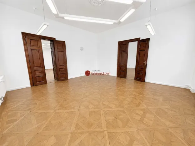 Pronájem kanceláře, Pardubice - Zelené Předměstí, třída Míru, 182 m2