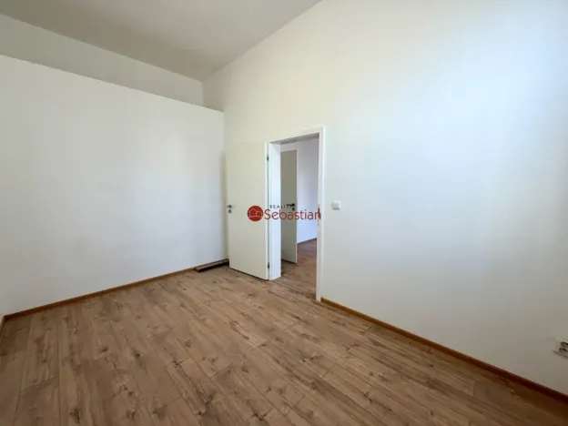 Pronájem kanceláře, Pardubice - Zelené Předměstí, třída Míru, 71 m2