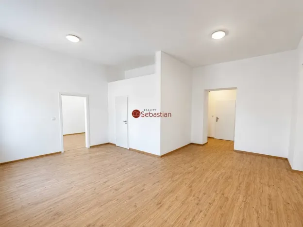 Pronájem kanceláře, Pardubice - Zelené Předměstí, třída Míru, 71 m2
