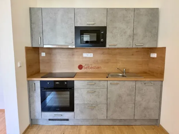 Pronájem bytu 3+kk, Pardubice - Zelené Předměstí, třída Míru, 71 m2