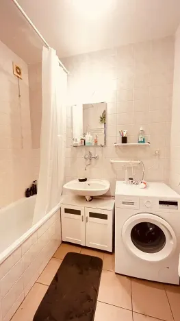 Pronájem bytu 3+1, Praha - Vokovice, Ke dvoru, 80 m2