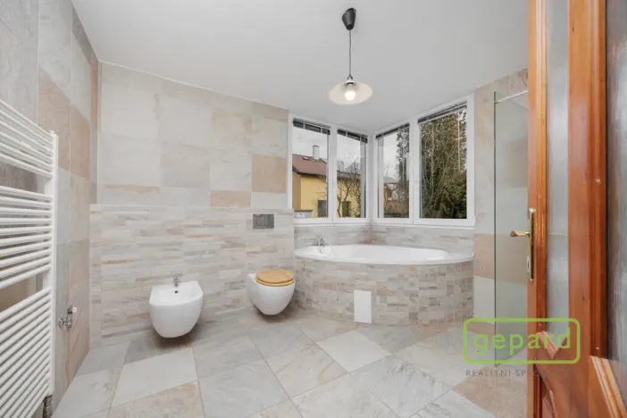 Prodej rodinného domu, Řitka, U vodojemu, 350 m2