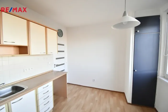 Pronájem bytu 1+1, Hradec Králové - Nový Hradec Králové, třída Edvarda Beneše, 40 m2