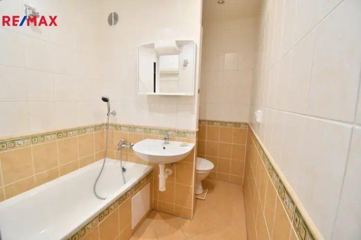 Pronájem bytu 1+1, Hradec Králové - Nový Hradec Králové, třída Edvarda Beneše, 40 m2