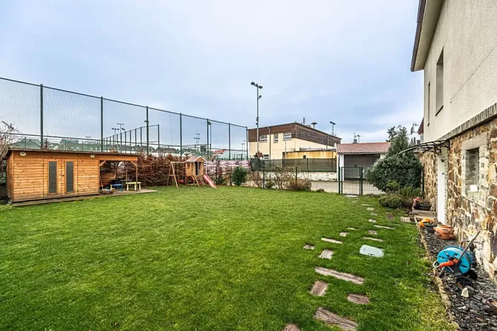 Pronájem vily, Praha - Štěrboholy, Ústřední, 280 m2