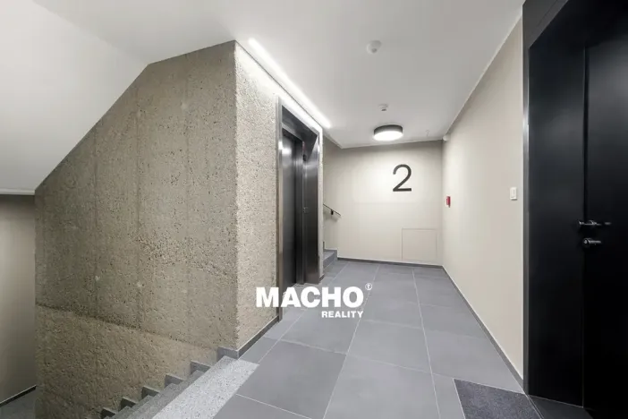 Pronájem bytu 1+kk, Praha, Bělehradská, 26 m2