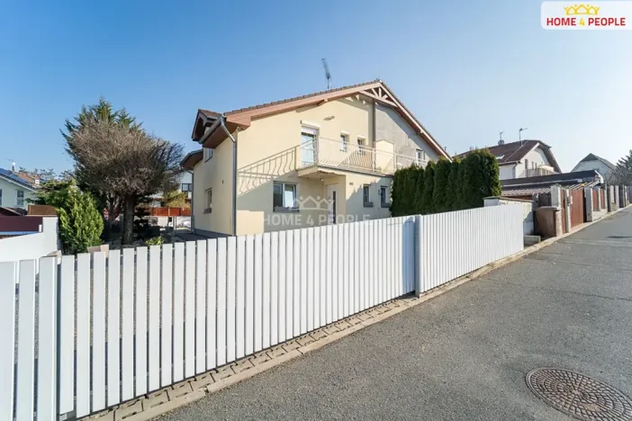 Prodej rodinného domu, Jesenice, Šeříková, 110 m2