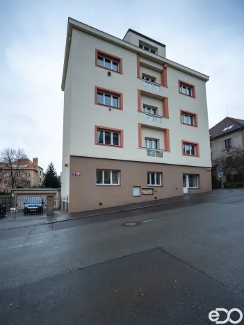 Prodej bytu 2+1, Praha, Na Jezerce, 66 m2