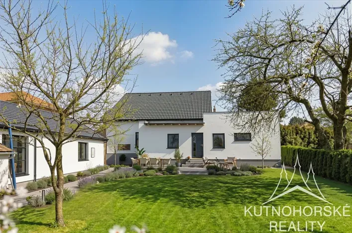 Prodej rodinného domu, Červené Pečky, Husova, 177 m2