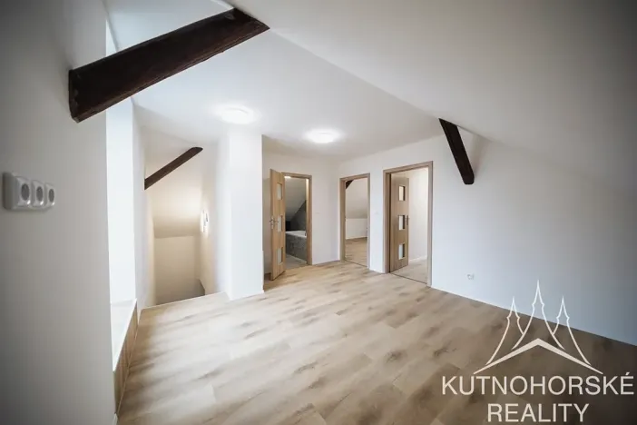 Prodej rodinného domu, Červené Pečky, Husova, 177 m2