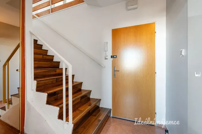 Pronájem bytu 4+kk, Praha, V Štíhlách, 80 m2