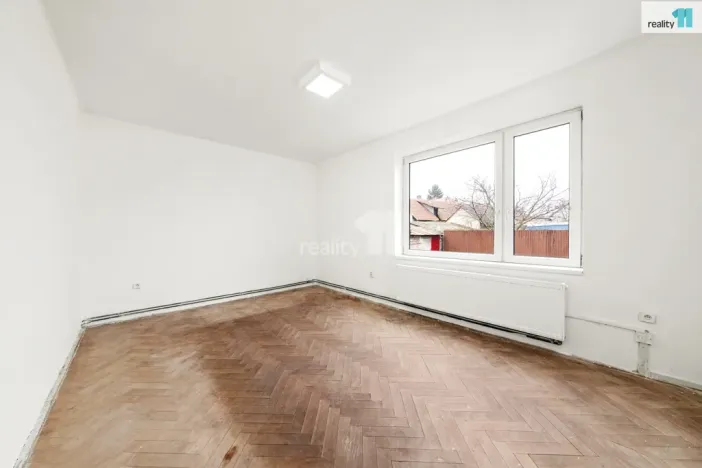 Prodej bytu 3+1, Veltruby, Bytovky, 88 m2