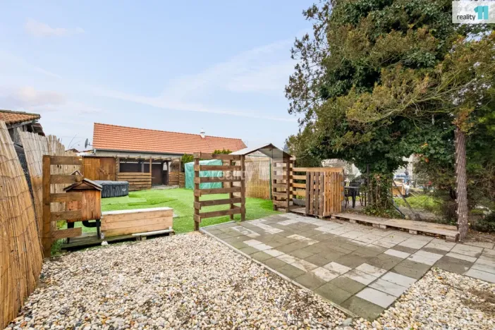 Prodej bytu 3+1, Veltruby, Bytovky, 88 m2