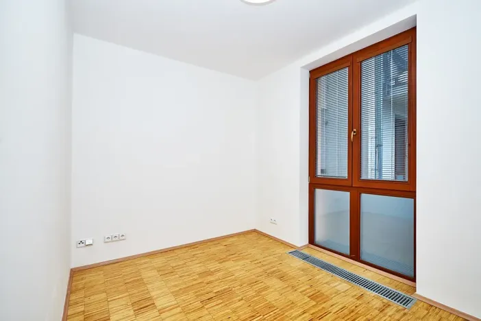Pronájem bytu 2+kk, Praha - Žižkov, Husitská, 60 m2