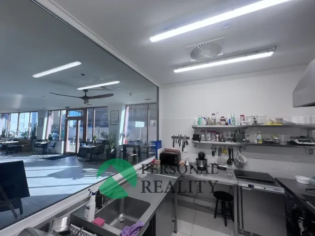 Pronájem restaurace, Praha - Malešice, Akademická, 200 m2