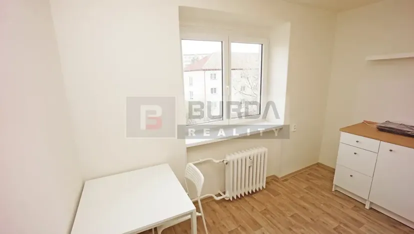 Pronájem bytu 1+1, Neratovice, 27 m2