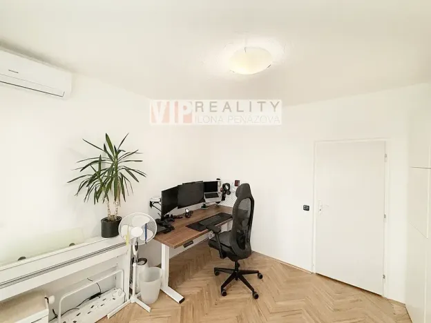 Prodej bytu 3+1, Brno, Krásného, 57 m2