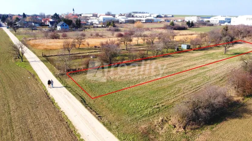 Prodej pozemku pro bydlení, Znojmo - Přímětice, 2719 m2