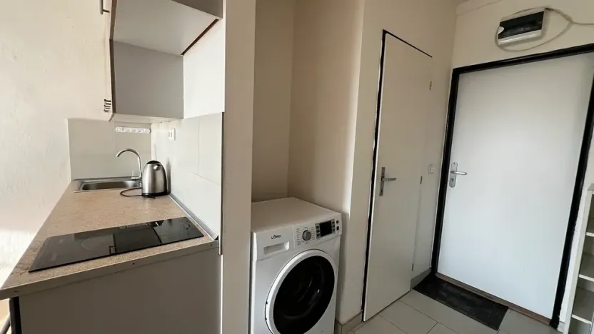Pronájem bytu 1+kk, Praha - Radotín, Vrážská, 25 m2
