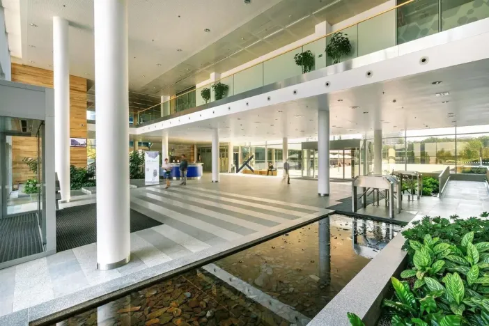 Pronájem kanceláře, Praha - Nusle, Na hřebenech II, 343 m2