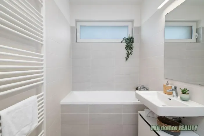 Pronájem bytu 2+kk, Praha - Hloubětín, Laponská, 49 m2