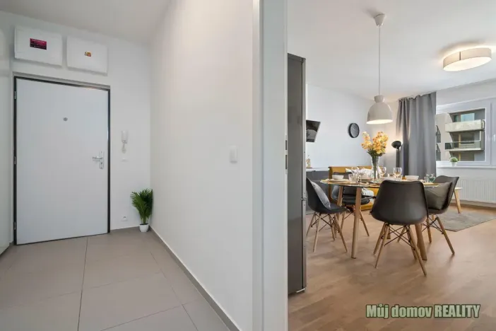 Pronájem bytu 2+kk, Praha - Hloubětín, Laponská, 49 m2