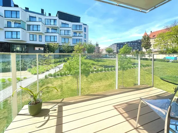 Pronájem bytu 1+kk, Praha - Smíchov, Kobrova, 50 m2