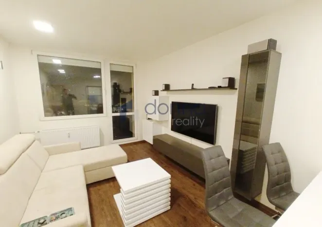 Pronájem bytu 2+kk, Praha, Frýdlantská, 44 m2