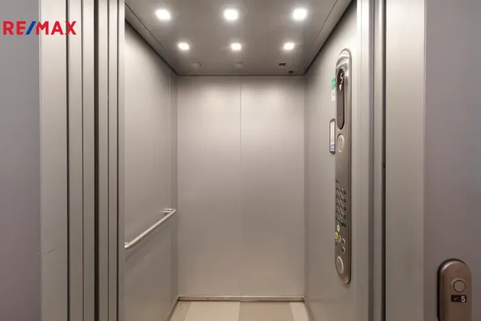 Prodej bytu 3+1, Meziboří, J. A. Komenského, 67 m2