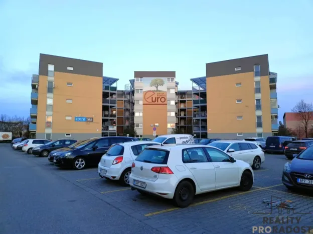 Pronájem garážového stání, Břeclav, 11 m2